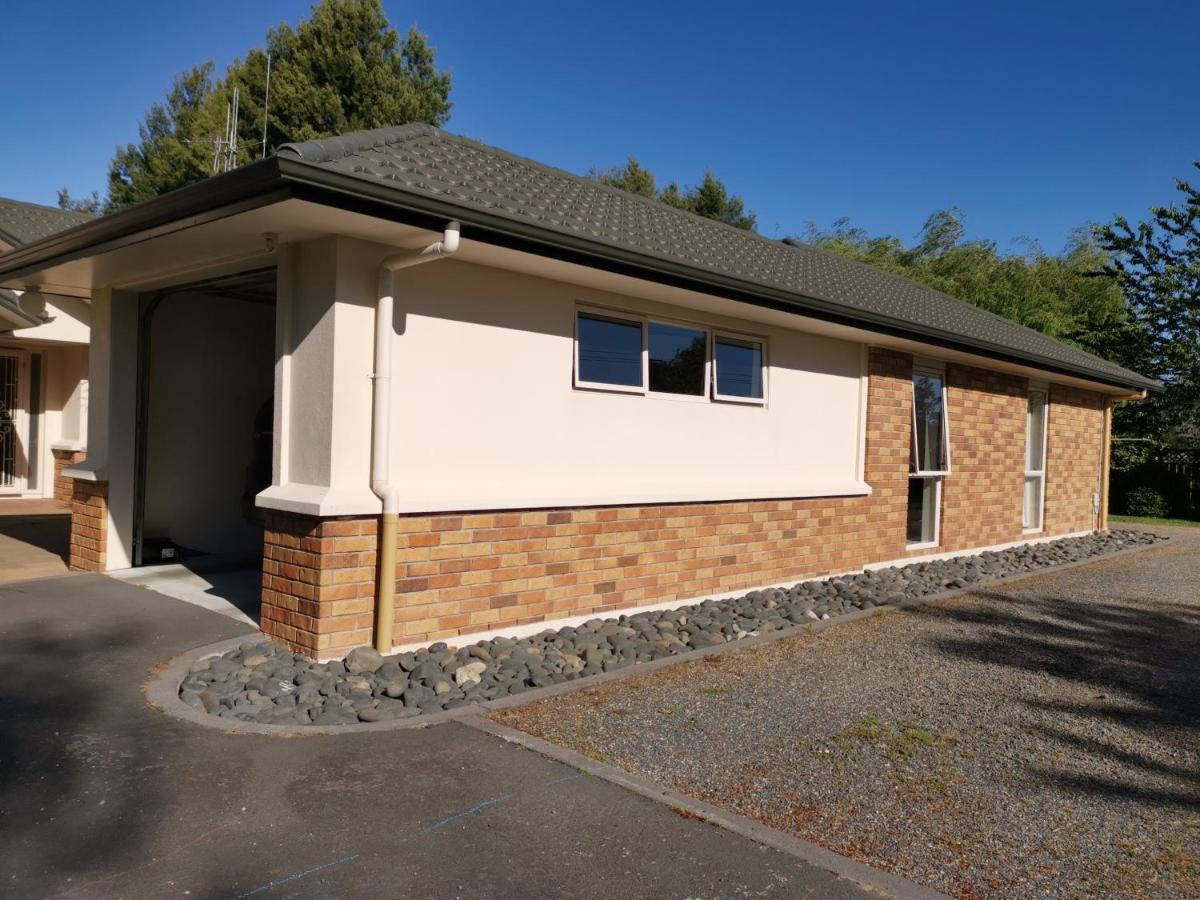 2 Bedrooms With Garage Right On Te Awa River Bike Trail Tamahere Exterior photo